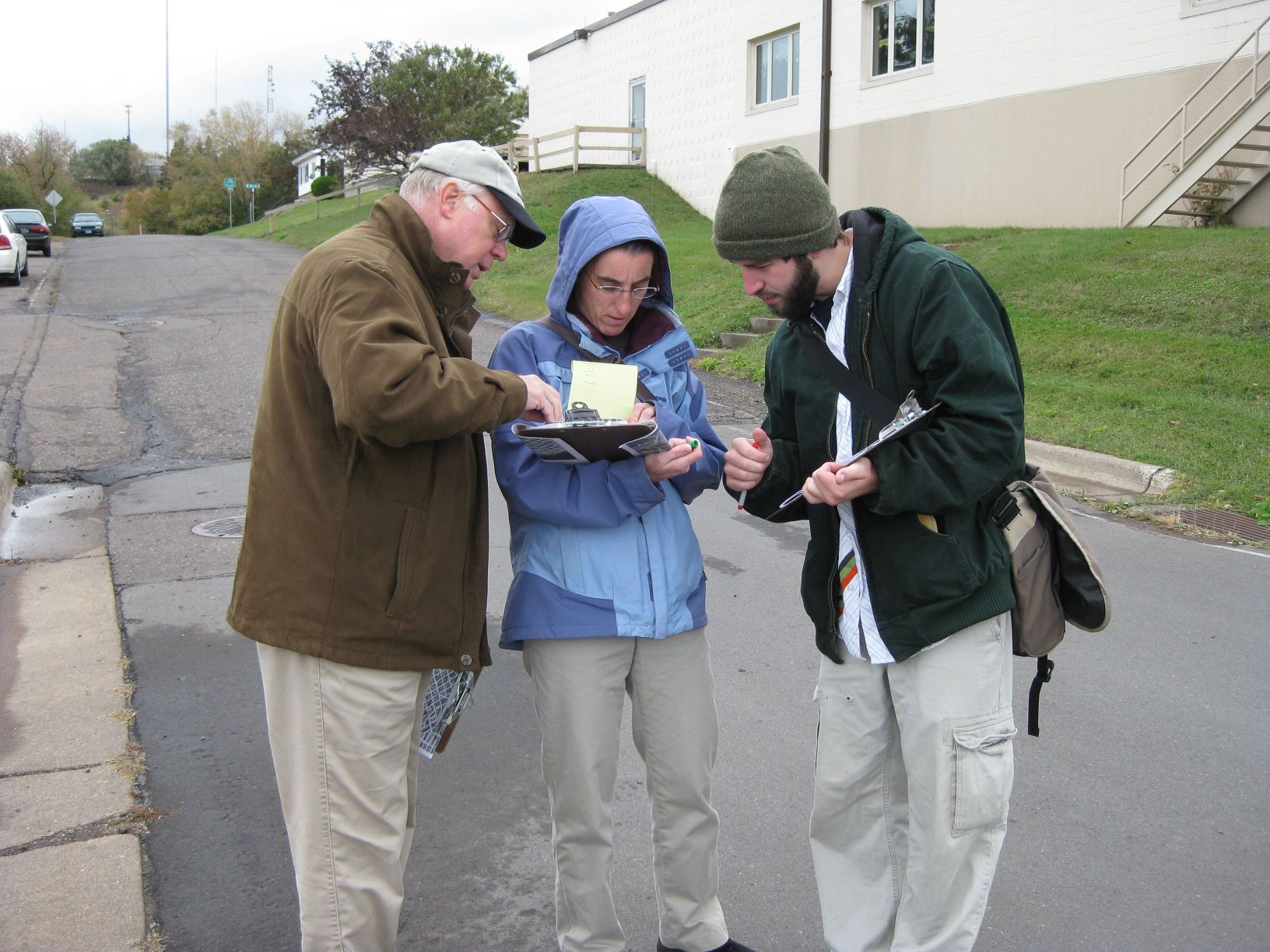 Make Life Easier for this Guy Person attempting to cross busy Central Entrance roadway in the center turn lane, Duluth MN